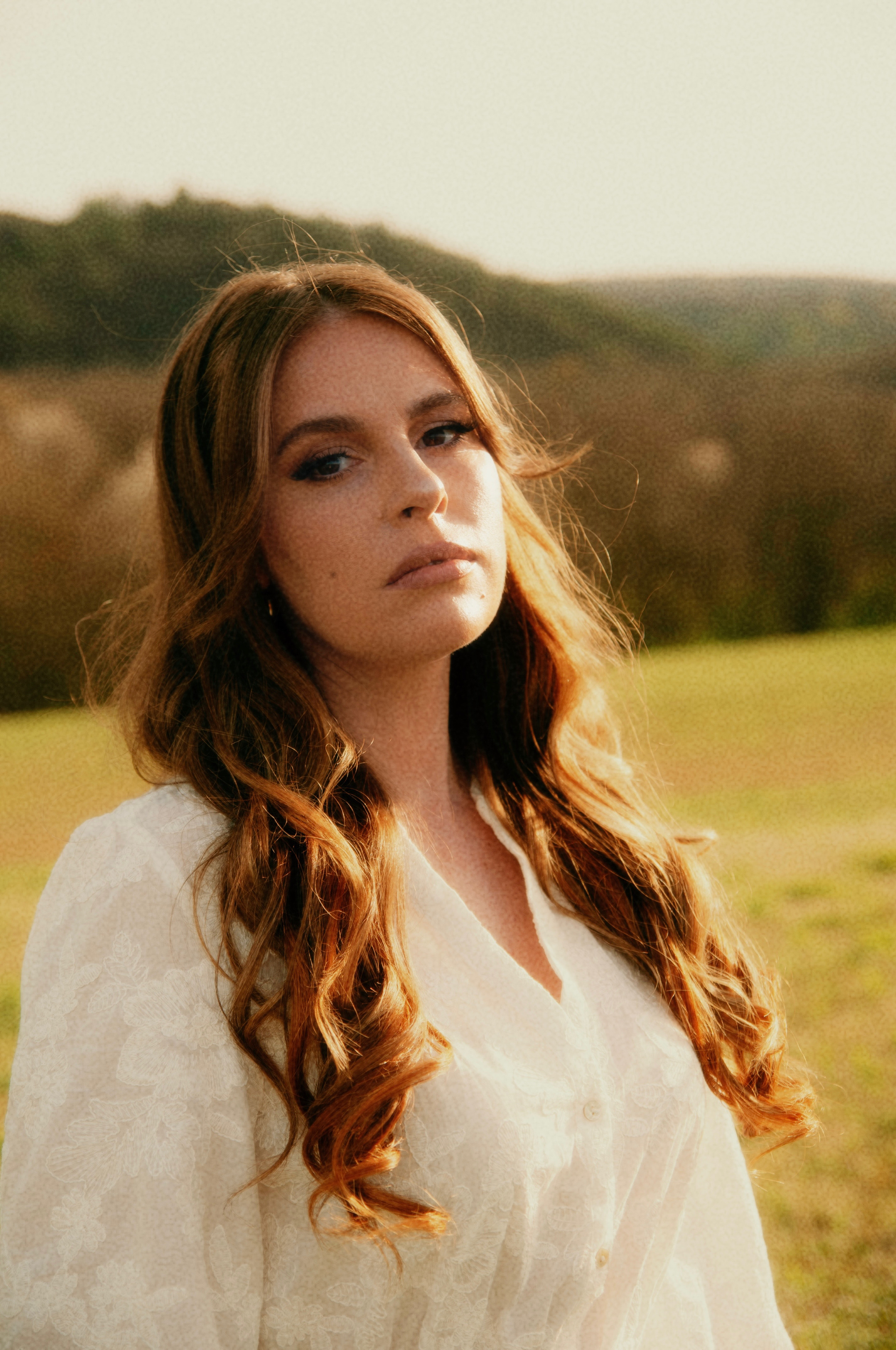 Amanna - A raw and intimate voice blending dreamy pop with bold female energy. 1